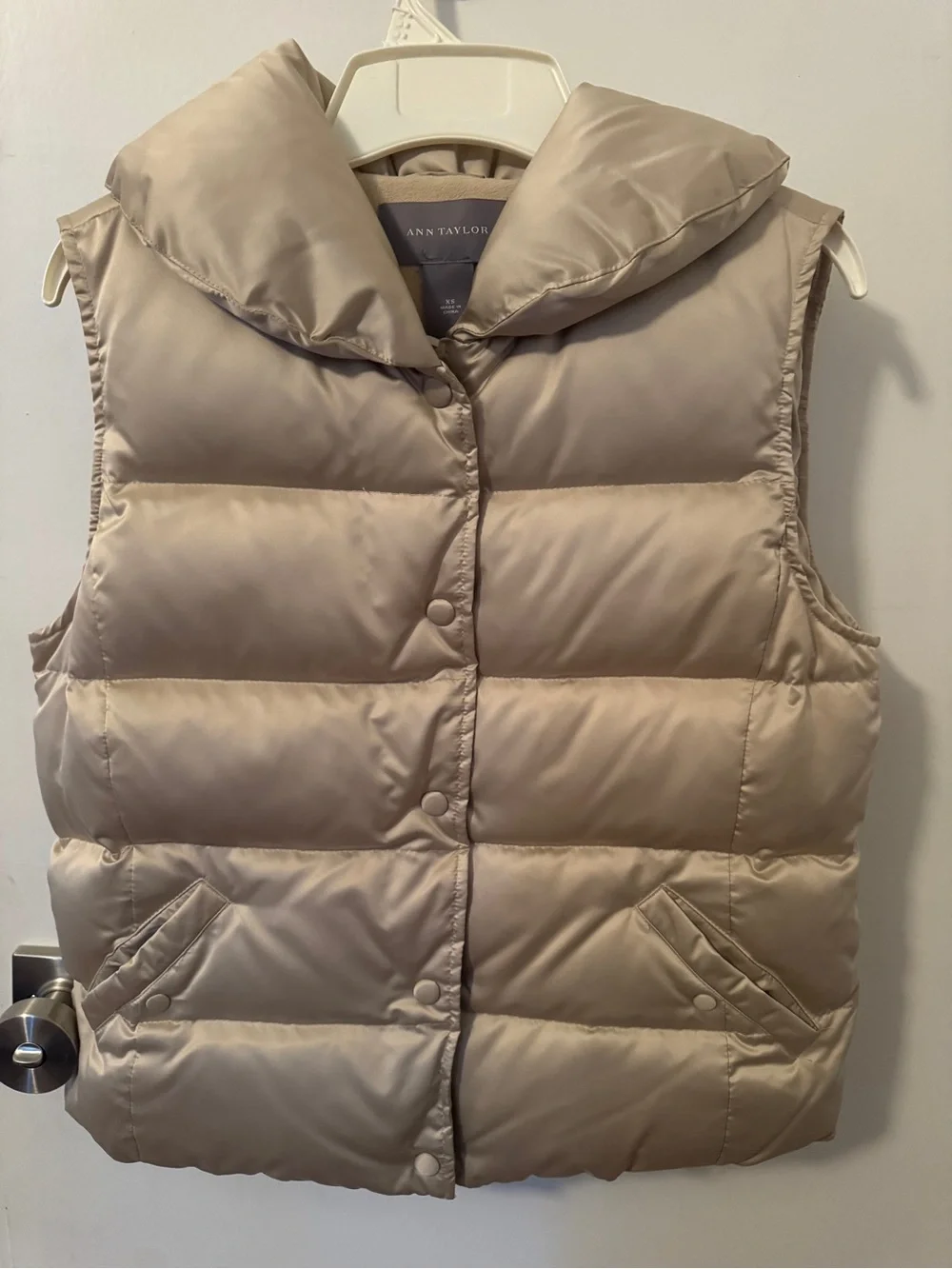 Ann Taylor Quilted Puffer Vest in Taupe - Picture 1 of 3